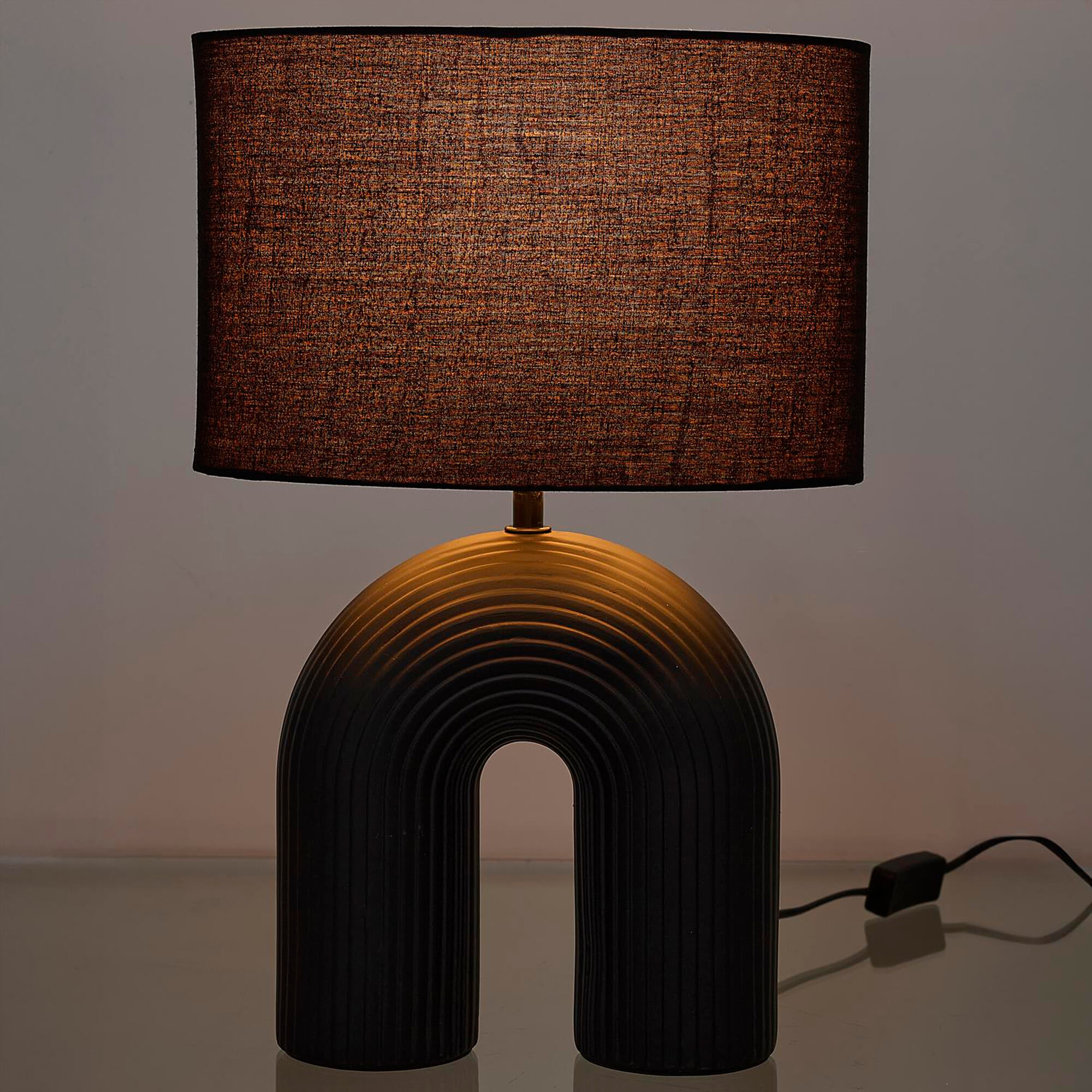 Candeeiro-de-mesa-ARCHI---Preto